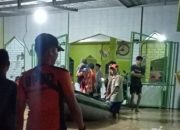 Kelurahan Air Lintang Muara Enim Dikepung Banjir, Petugas Evakuasi Warga