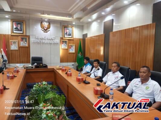 memilih restoran untuk acara keluarga
