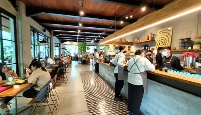 10 Restoran Terbaik di Bandung 2025: Fine Dining, View Pegunungan, Keluarga, dan Hidden Gems Terbaru
