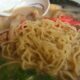 Suasana restoran saat jam makan