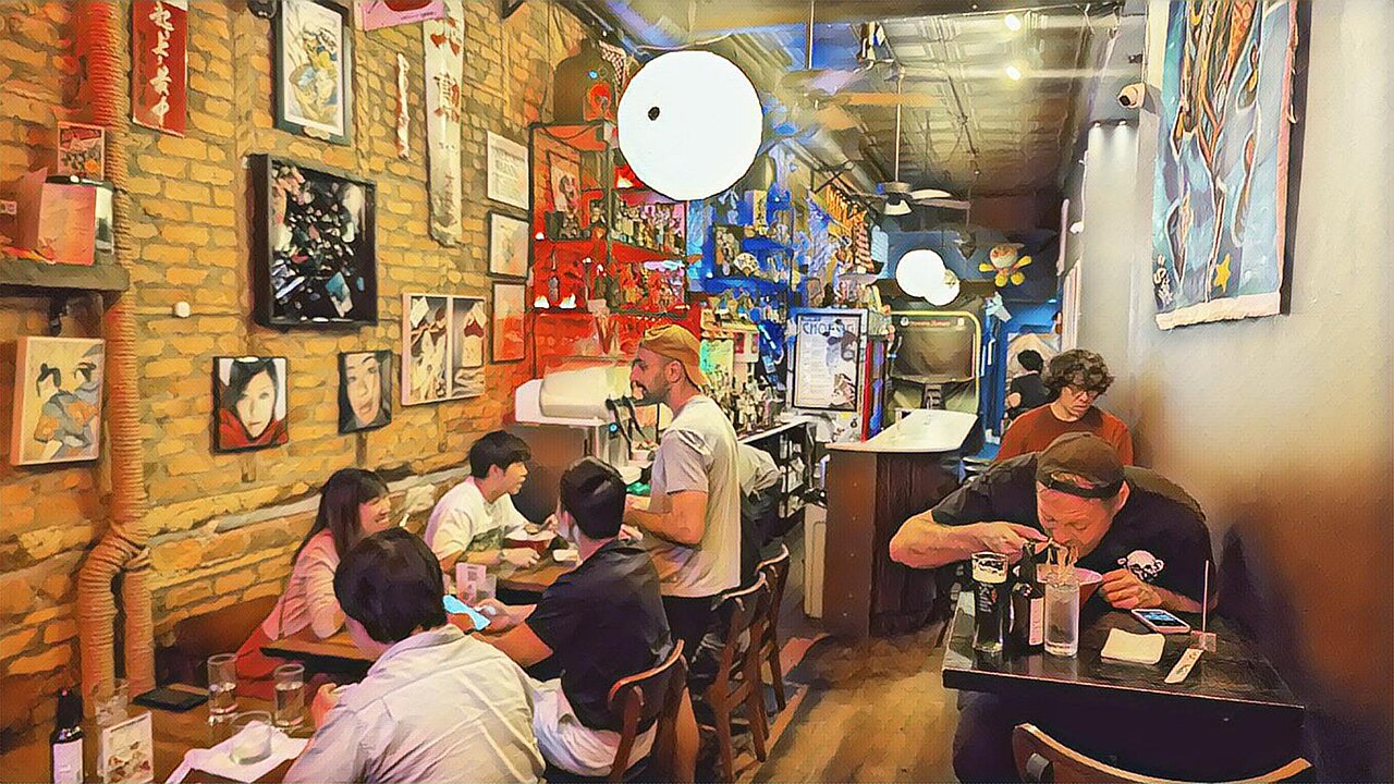 Hidangan khas izakaya di meja makan